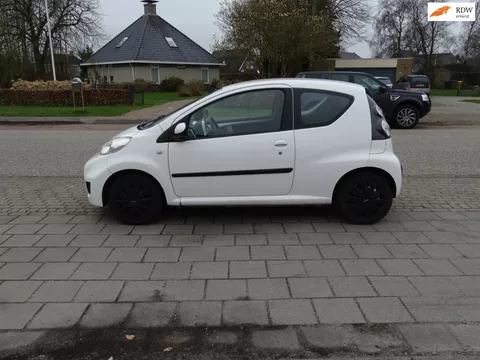 Peugeot 107 1.0-12V XR