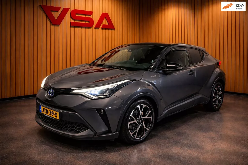 Toyota C-HR 1.8 Hybrid First Edition Team D |Camera|PDC|Cruise|lane-assist|Stuur+stoelvw|dealeronderhouden|4-seizoen banden|Lux