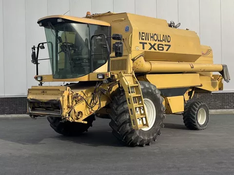 New Holland TX67 COMBINE
