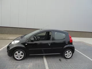 Peugeot 107 1.0-12V XS AUTOMAAT 5 DUERS MET AIRCO