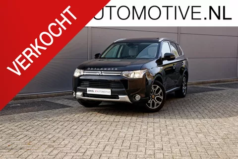 Mitsubishi Outlander 2.0 PHEV Executive Edition 1e eigenaar, Panoramadak, Leren bekleding, Trekhaak, Camera,enz