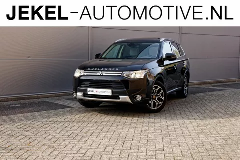 Mitsubishi Outlander 2.0 PHEV Executive Edition 1e eigenaar, Panoramadak, Leren bekleding, Trekhaak, Camera,enz