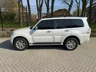 Mitsubishi Pajero GLS 3.8 - V6 , 4x4 , 7 Pers., Full Option