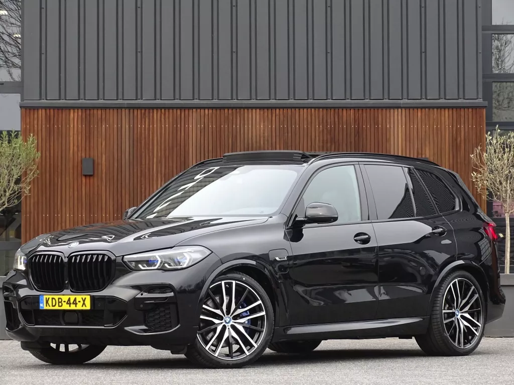 BMW X5 45e 394PK M-Sport / M- Individual / Skylounge / Laser / 360&deg;