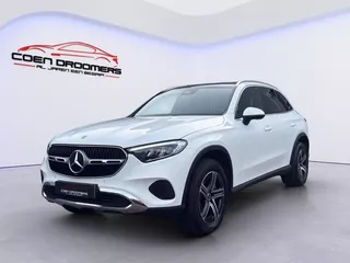 Mercedes-Benz GLC-klasse 300e 4MATIC Luxury Line Panoramadak / Burmester / Sfeerverlichting / Achteruitrijcamera / Stoelverwarming / Luchtvering /