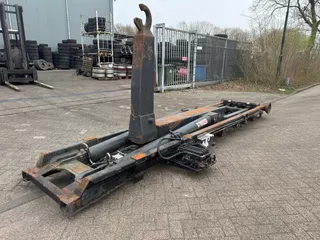 VDL - LEEBUR 25 TON - 520