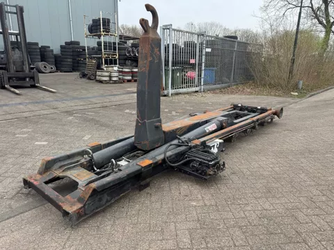 VDL - LEEBUR 25 TON - 520