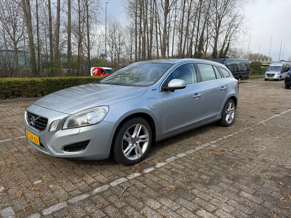 Volvo V60 2.4 D6 AWD Plug-In Hybrid Pure Limited Leder Trekhaak Cruise
