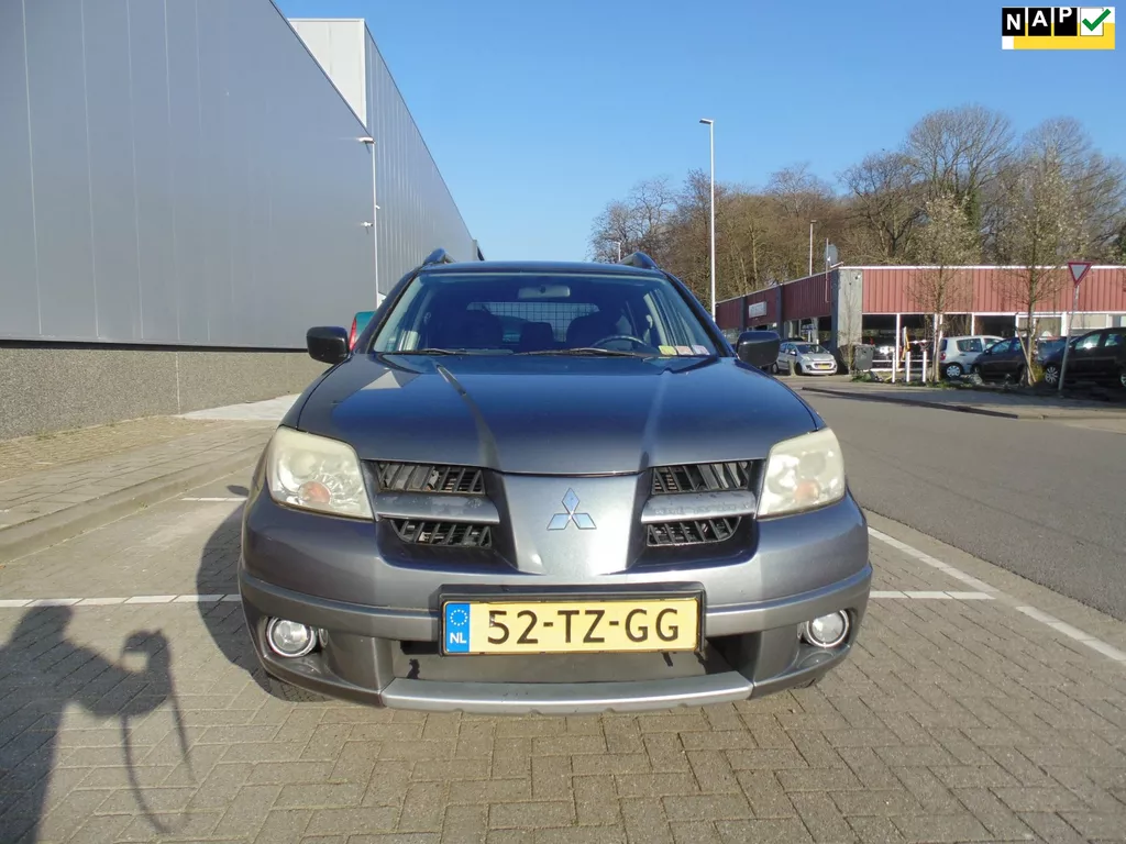 Mitsubishi Outlander Sport 2.0 Invite+MET AIRCO TOP AUTO