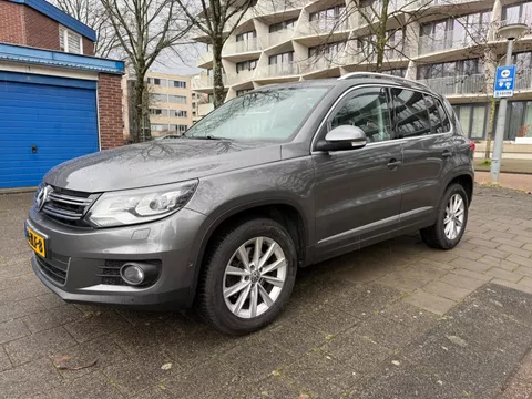 Volkswagen Tiguan 1.4 TSI Sport&amp;Style Panorama Parkassist Cruise