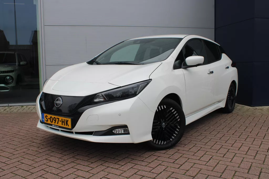 Nissan LEAF Tekna 40 kWh Automaat Airco Navi Camera Carplay 11.128km Nieuwstaat