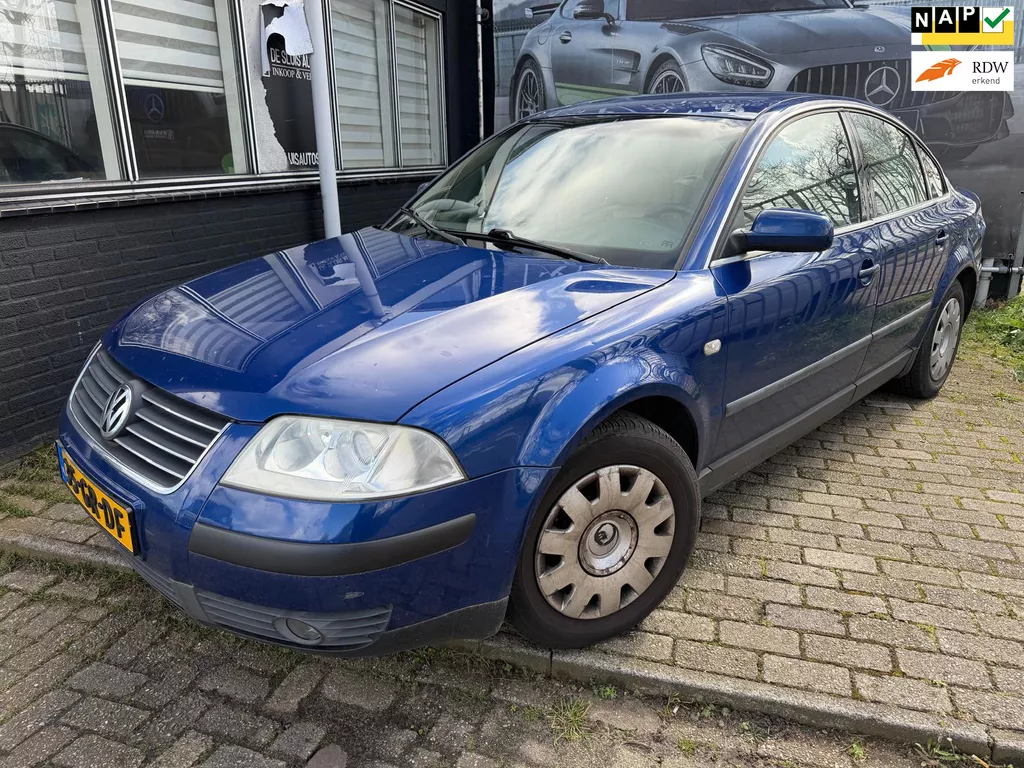 Volkswagen Passat 2.0 Comfortline AUTOMAAT AIRCO schade