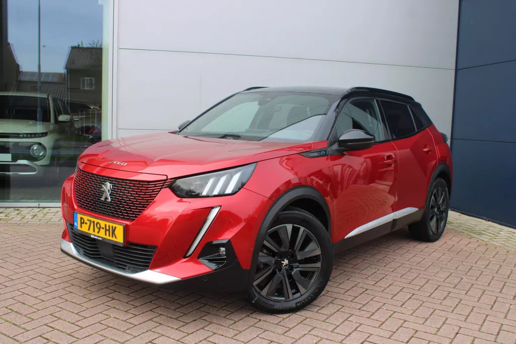 Peugeot e-2008 EV GT Pack 50 kWh Airco Navi Camera Carplay Adaptive Cruise Dealer onderhouden
