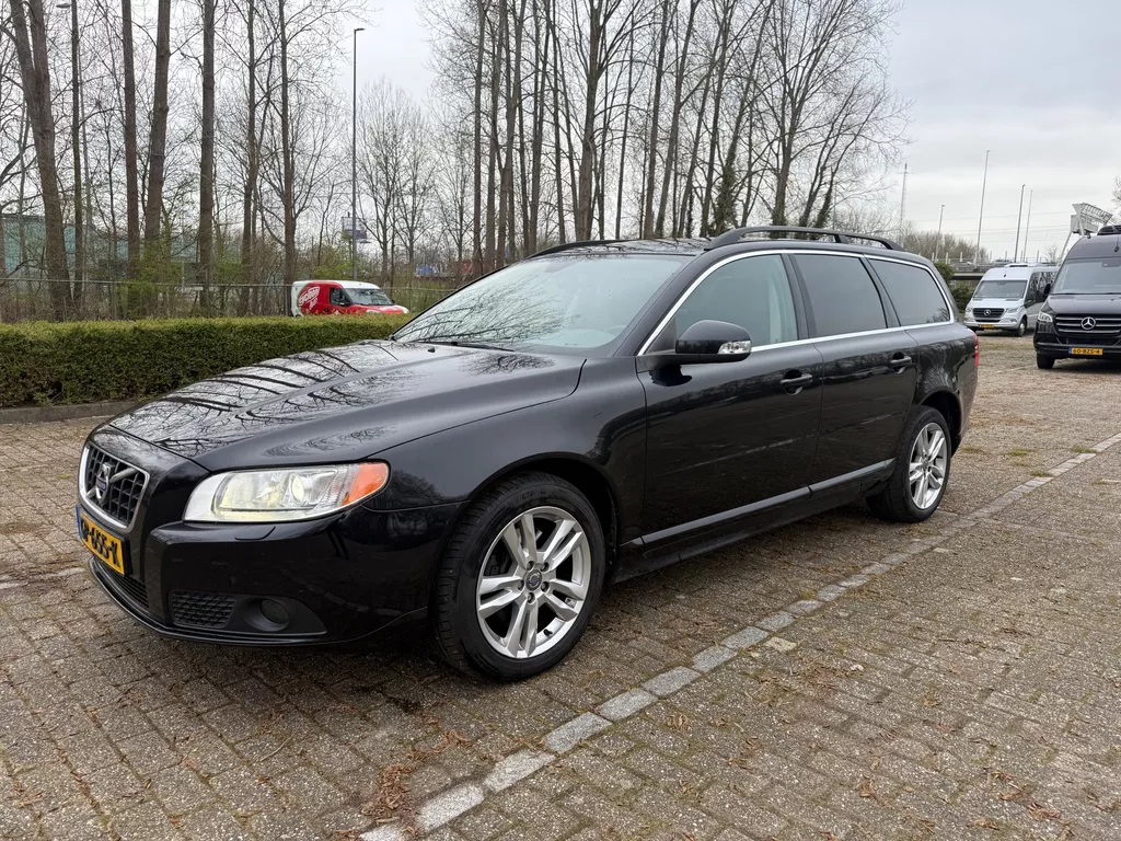Volvo V70 2.0 D3 Summum Leder Cruise PDC