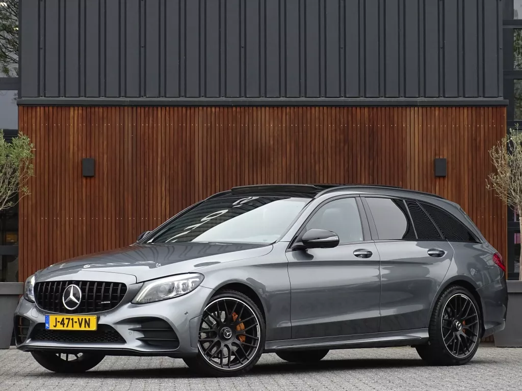 Mercedes-Benz C-Klasse 300e 320PK AMG / C63 Edit. / Burmester / Carbon / 360&deg; / *NAP*