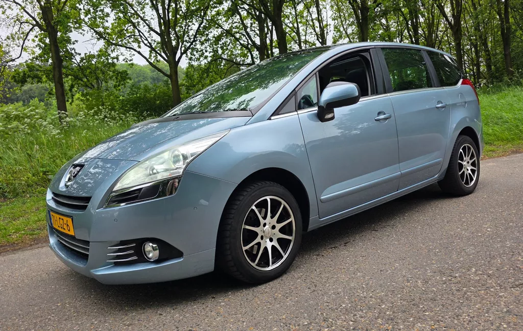 Peugeot 5008 1.6 VTi ST - Panoramadak - Navigatie - Xenon -