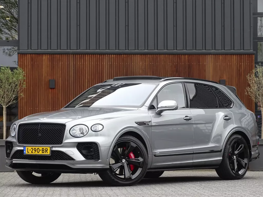 Bentley Bentayga 4.0 V8 550PK TwinTurbo / NAIM / diamanten / carbon / 22'' black