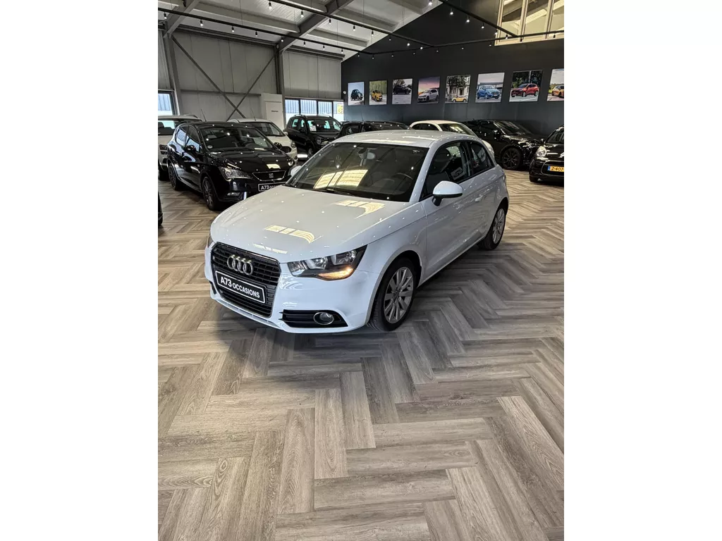 Audi A1 1.2 TFSI Ambition CRUISE,STOELVERWARMING,NAVIGATIE