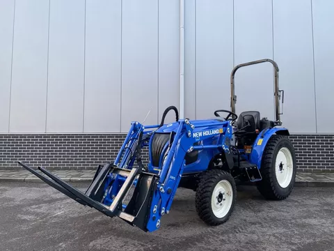 New Holland BOOMER 35 HST MET VOORLADER
