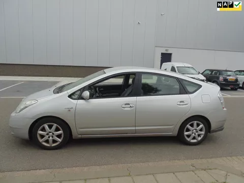 Toyota Prius 1.5 VVT-i Tech Edition NAVI CAMER