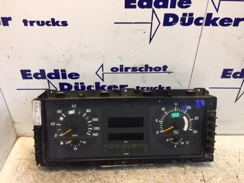 Mercedes-Benz 0014462721 INSTRUMENT CLUSTER