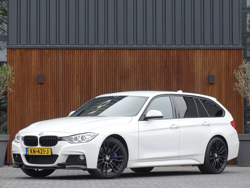 BMW 3 Serie Touring 335i xDr. TwinTurbo 306PK / High Exec / M-Sport / LED