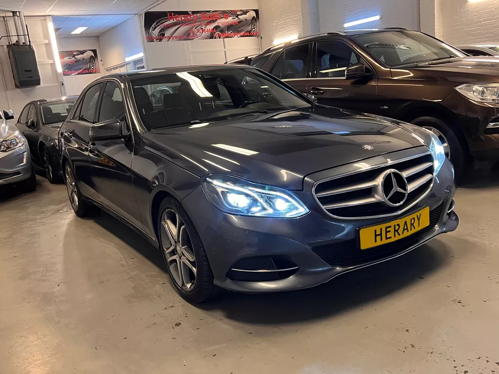 Mercedes-Benz E-klasse 200 Avantgarde Navi Leder Bj-15