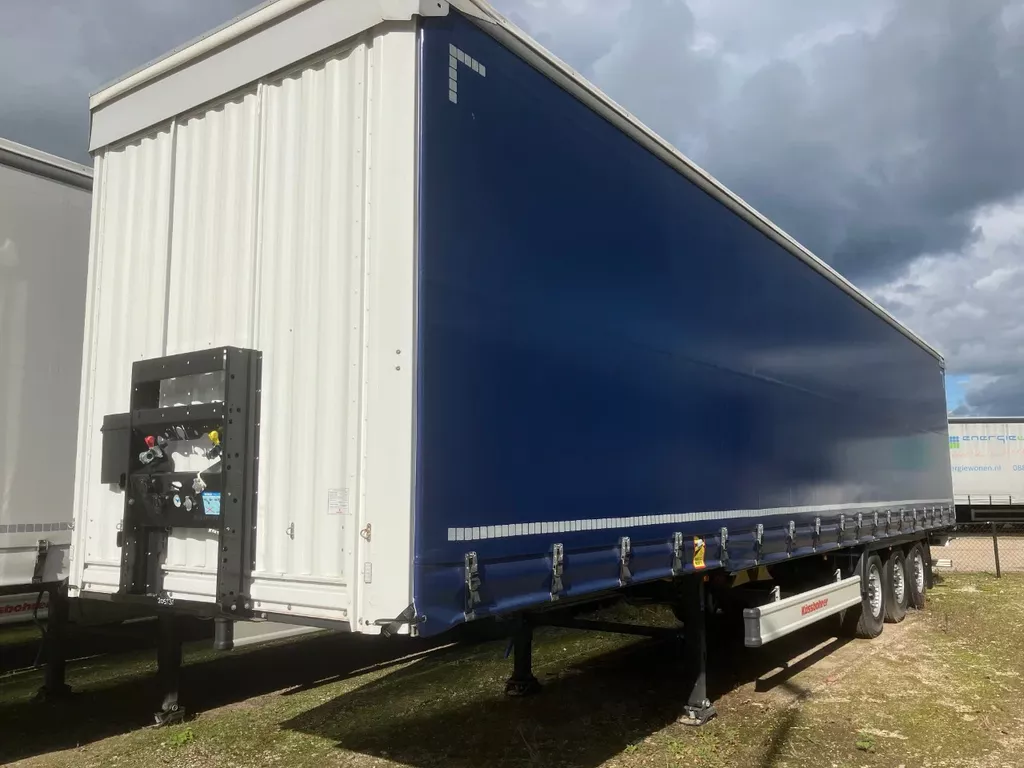 KAESSBOHRER SCS X / 90 - 12 /27 met hefdak en twee liftassen