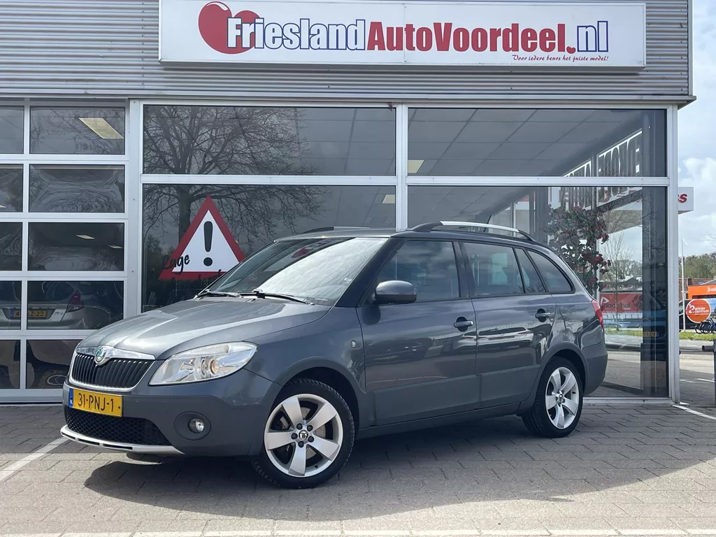 Skoda Fabia Combi 1.2 TSI Scout /Cruise/Navi/Trekhaak/Onderhoudshist./Sport interieur/
