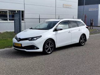 Toyota Auris Touring Sports 1.2T " Trekhaak , Navi "