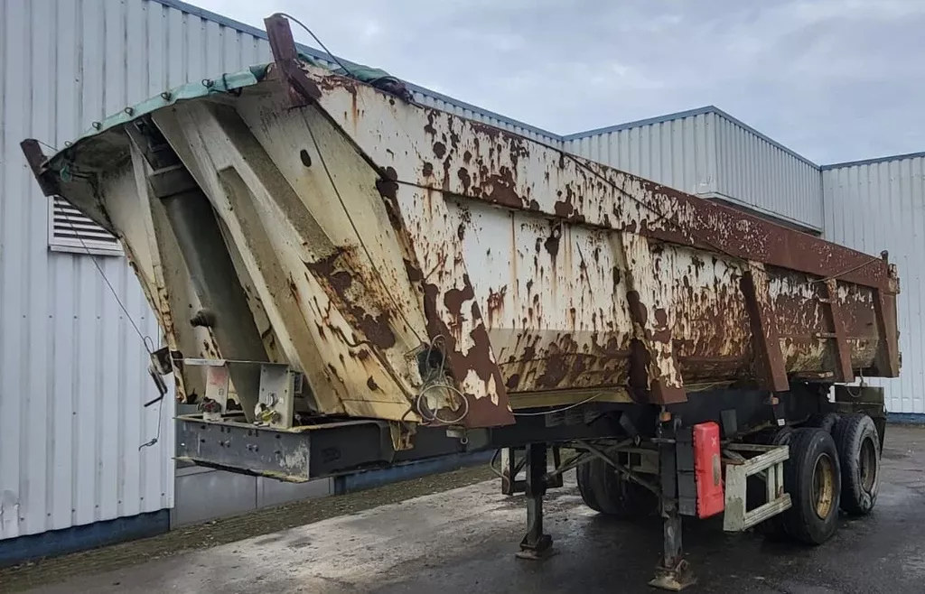 Trailor 2 Axle , 8 Tyres , Steel Tipper , Spring Suspension , Drum Brakes