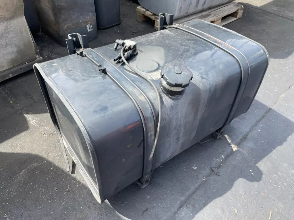 MAN 81.12201-6584 STALEN BRANDSTOFTANK 300 LITER