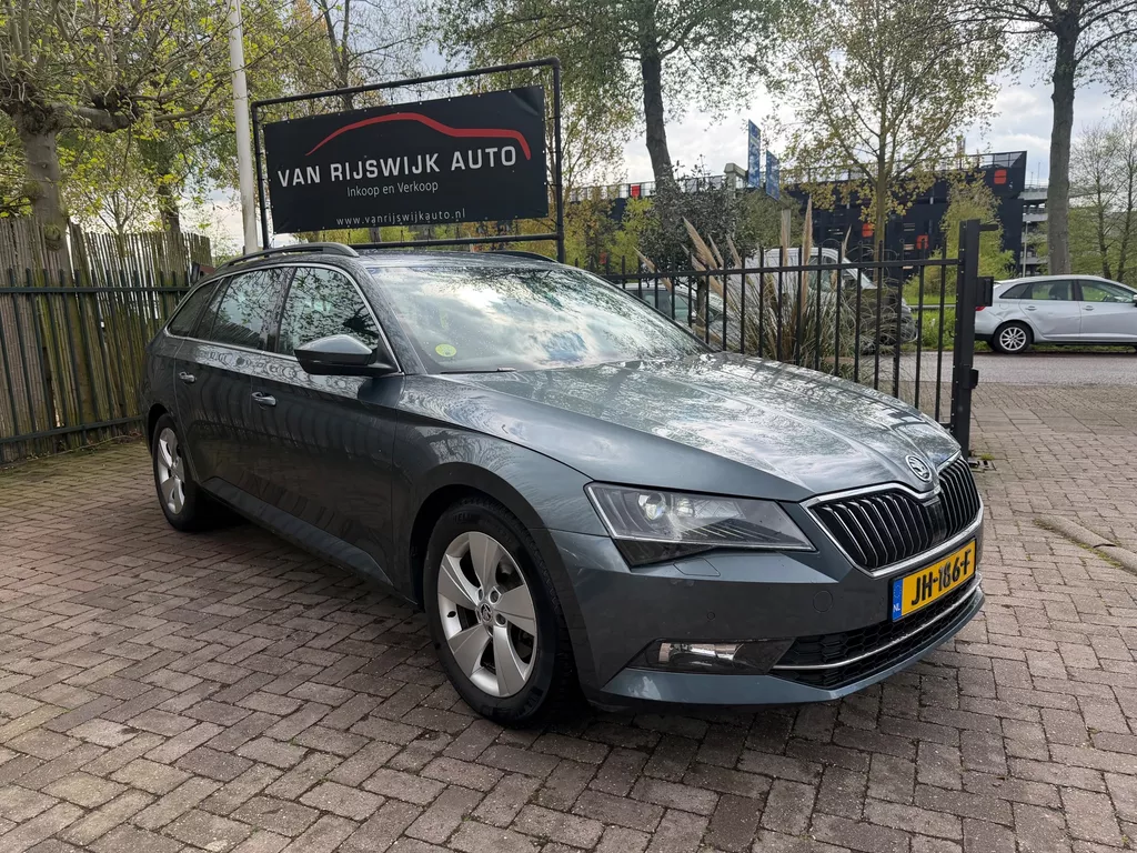 Skoda Superb Combi 1.6 TDI Business Xenon Handgas Ex Bpm PDC