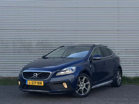 Volvo V40 Cross Country 2.0 D2 Ocean Race / Leder / Trekhaak / Camera / Direct rijklaar! / APK 06-2027/