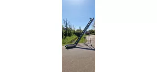 Vuilafvoerelevator met knik