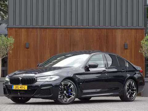 BMW 5 Serie 530e 292PK M-Sport / M- Individual / alcantara / 360&deg; / Laser