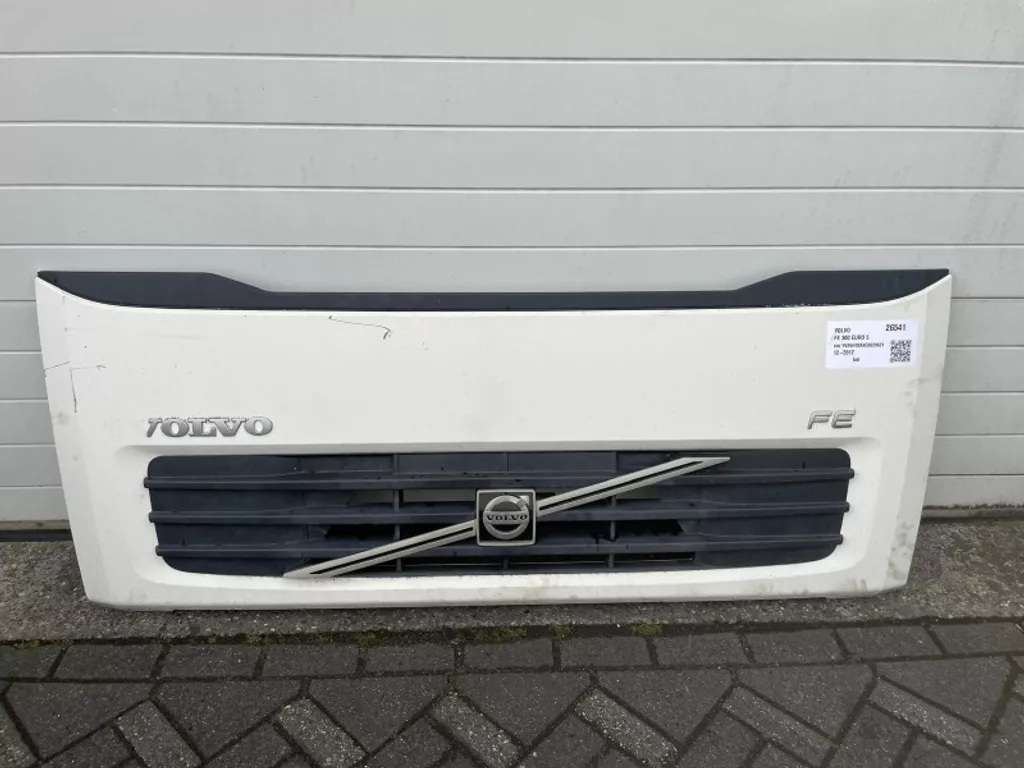 Volvo 20748339 / 20748349 GRILLE (2005-2014)