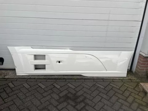 DAF 2123053 SIDE-SKIRT LH