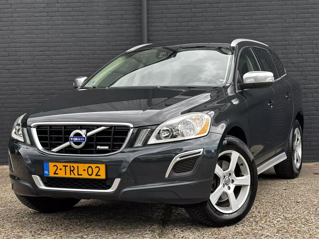 Volvo XC60 2.0 T5 Summum R-DESIGN|PDC|LEDER|CRUISE|NAVI|NWE APK