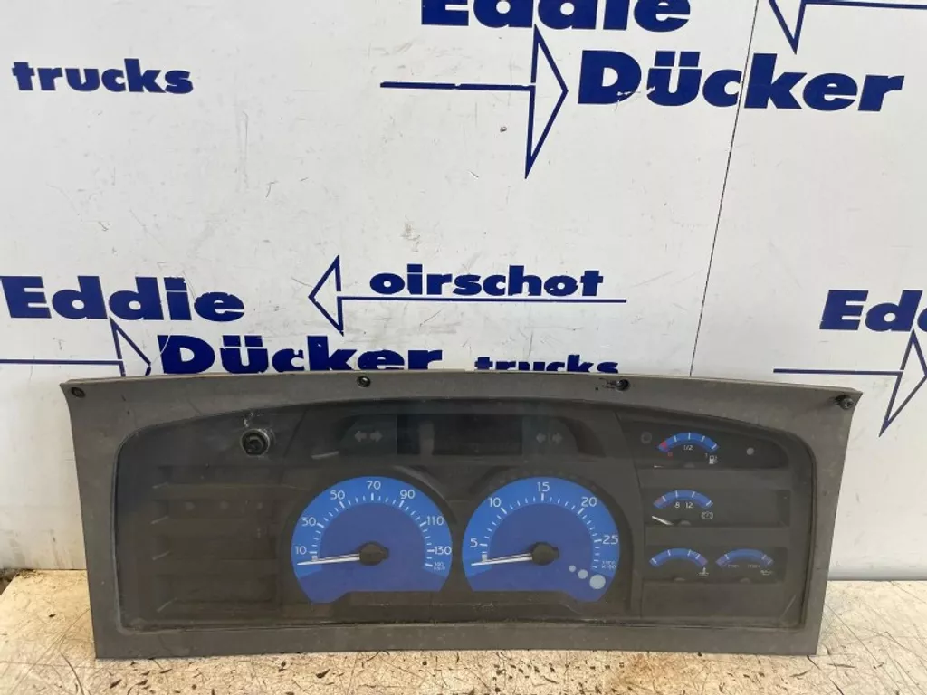 Renault 5010614129 INSTRUMENT PANEL (2000-2005)