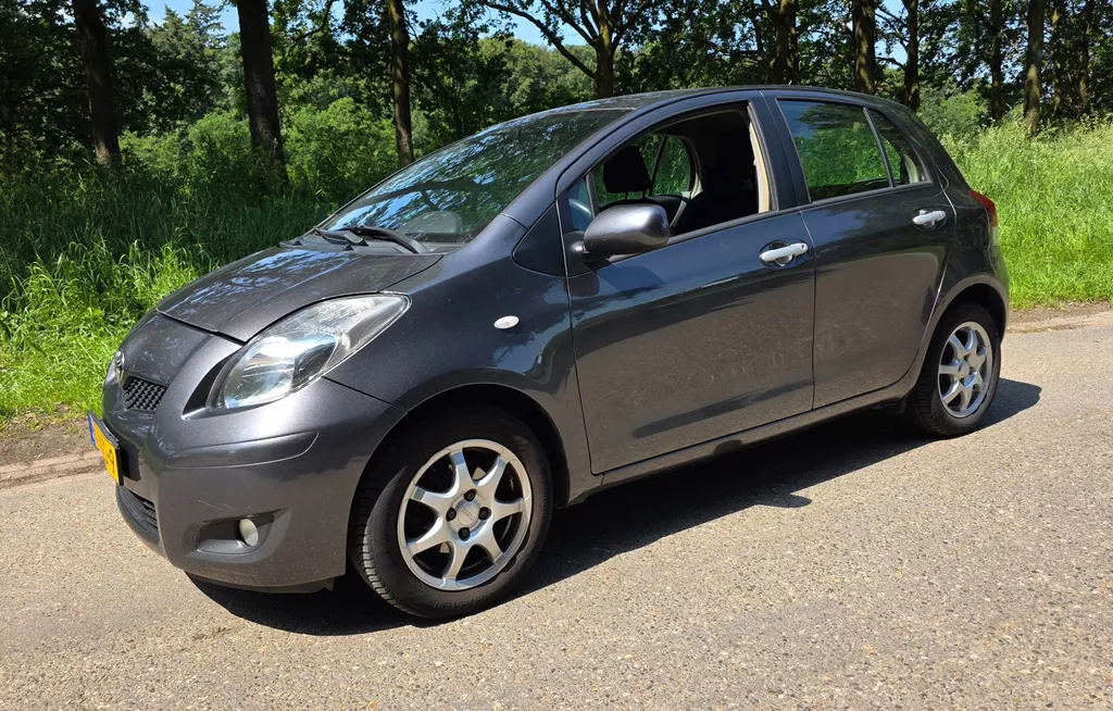 Toyota Yaris 1.3 VVTi - NL Auto - 5 Deurs - Airco - 2e Eig -