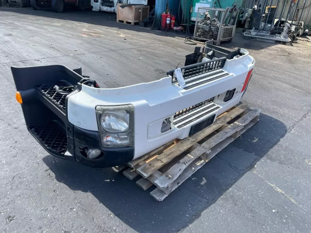 Volvo 20961643 BUMPER COMPLETE
