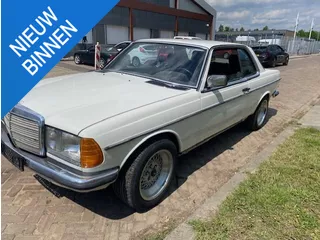Mercedes-Benz 200-280 (W123) 230 C
