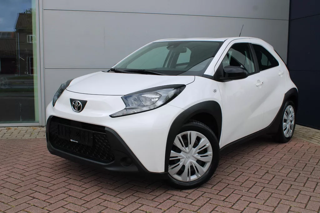 Toyota Aygo X 1.0 VVT-i S-CVT Automaat first Airco Camera Carplay Zeer mooi