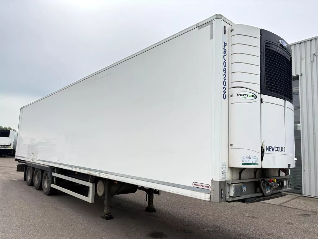 Montracon Carrier 1550  ,BPW drumbrakes,  247 width, 260 cm height, Thermo King