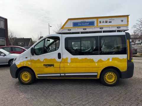 Opel Vivaro Combi 1.9DTi,Pers.Bus.Versnellingsbak,KAPOT