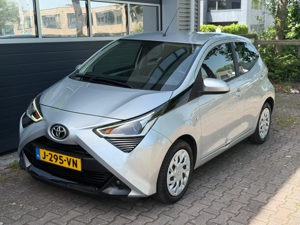 Toyota Aygo VVT-IX- PLAY CARPLAY CAMERA