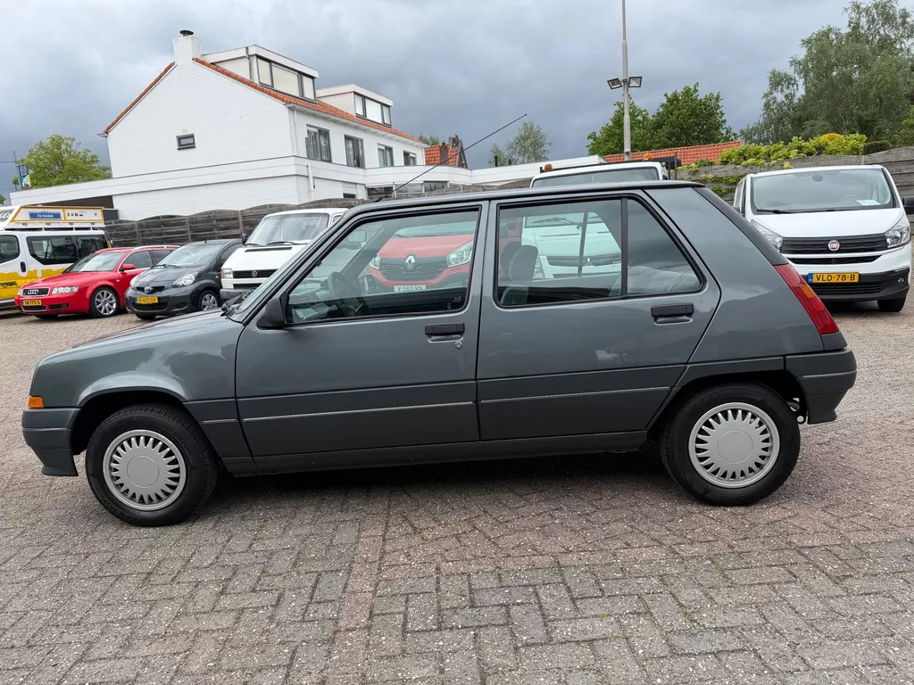 Renault 5 1.4,AUTOMAAT,ST.BEKR.45.300km !