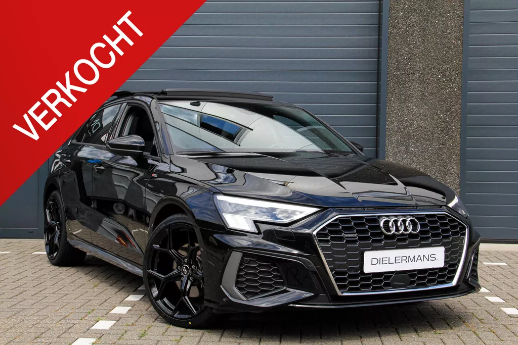 Audi A3 Sportback 40 TFSI quattro Advance Sport | S line | Panorama dak | Full LED | Black on Black | Stoelverwarming | Achteruitrijcamera