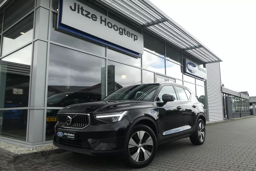 Volvo XC40 1.5 T4 Plug-in hybrid Essential Bright FACELIFT!, WINTER PACK, CRUISE, CLIMA, NAVI, CAMERA, PDC V&amp;A, APPLE CARPLAY/ANDROID AUTO, 36.951KM